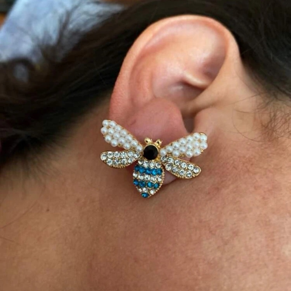 bee stud earrings - Picture 3 of 3